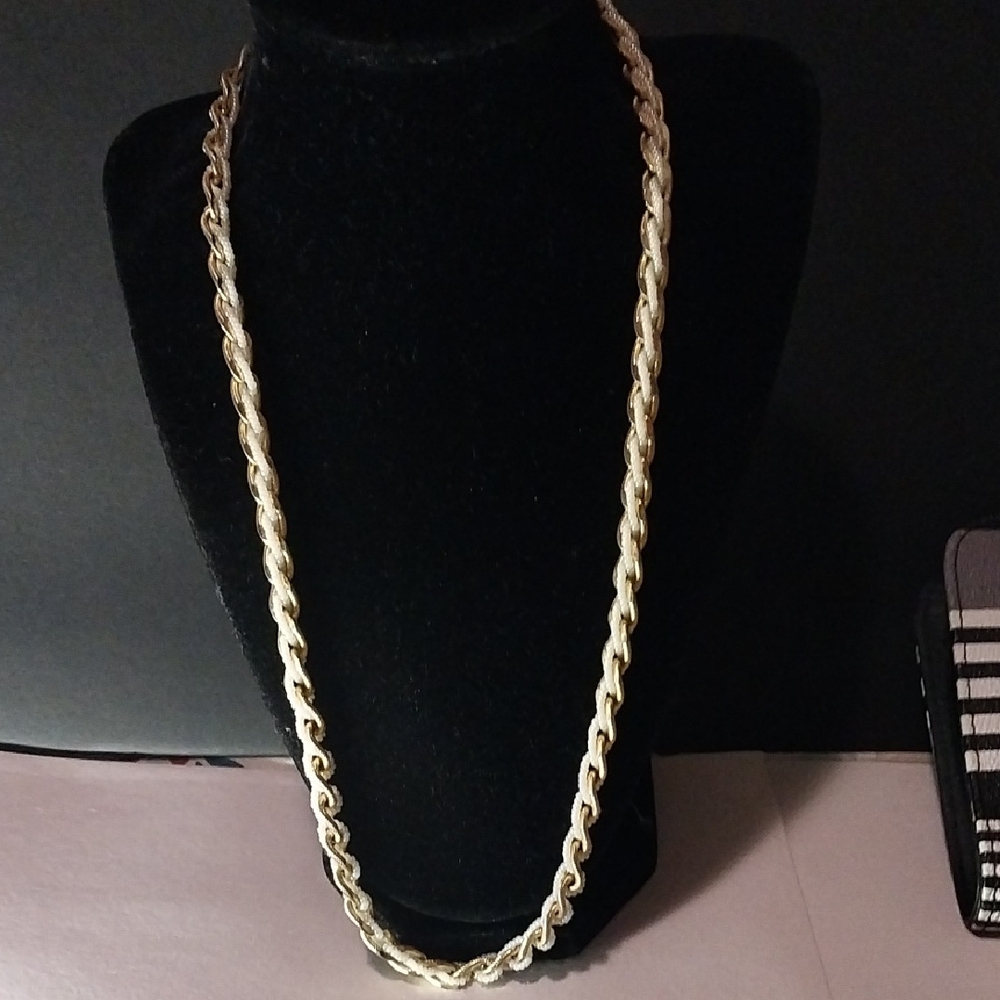 Trifari Elegant Gold Chain Necklace